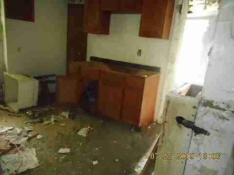 8558 Orangelawn (23)_m.jpg